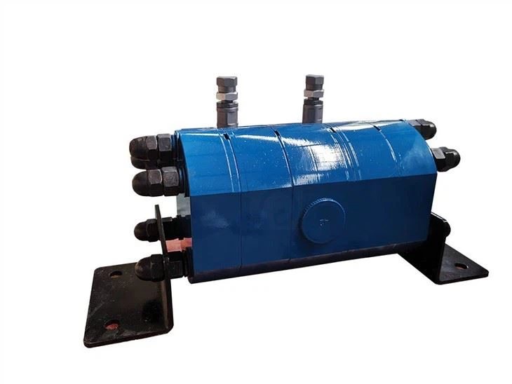 Gear Flow Divider With Relief Value