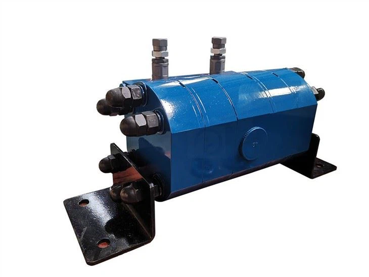 릴리프 값을 가진 기어 흐름 분배기